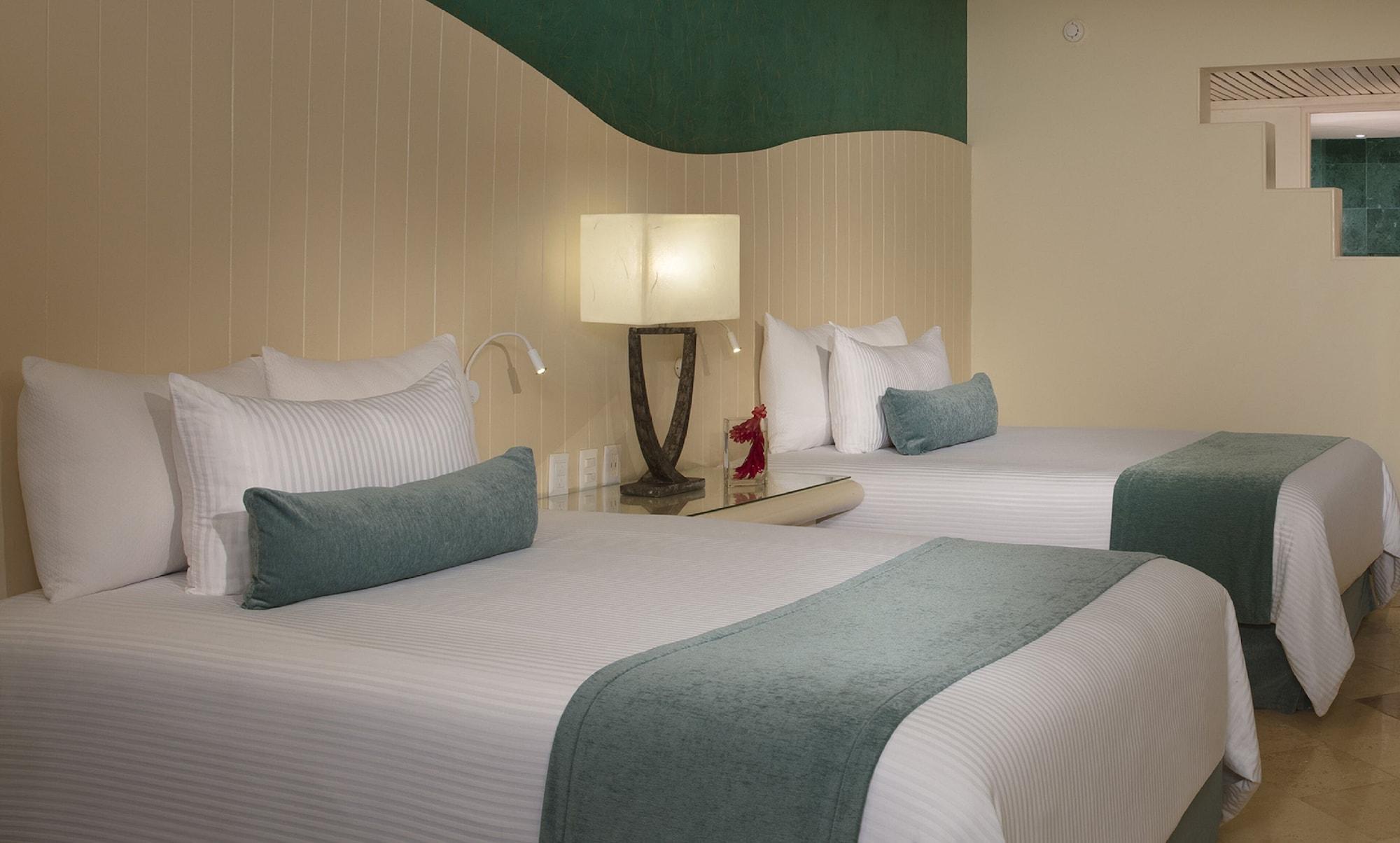 Grand Oasis Sens - All-Inclusive Adults Only Cancun Exterior photo A room at the Hilton San Diego Bayfront